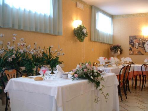 Airone Hotel Реджо-нель-Емілія Екстер'єр фото